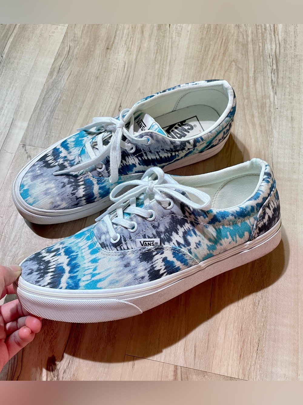 Vans Tie-Dye Canvas Low Top Sneakers - Blue & White women’s size 8.5